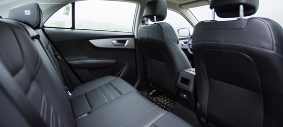 BYD's pure electric Qin EV taxi has a range of 450KM and a dual color body