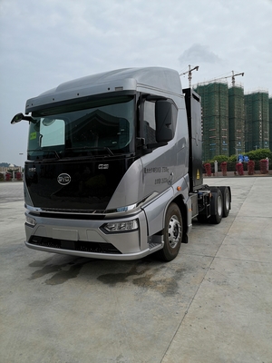 Hot selling 282 kilowatt hours of electricity, BYD 6x4 pure electric tractor dedicated to the dock